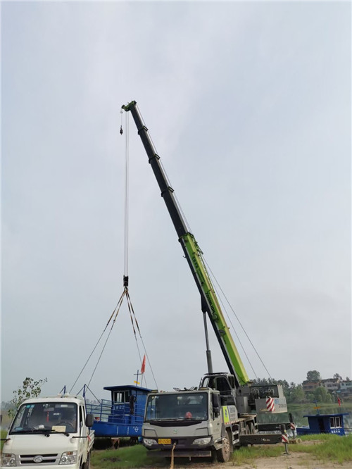 聂拉木县桥梁建设吊装案例